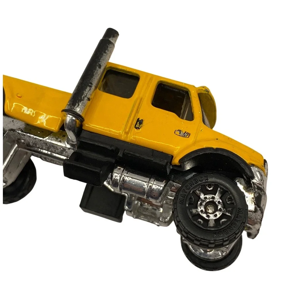 Matchbox 2005 International CXT Pickup Truck Yellow Diecast Toy Car Mattel‎